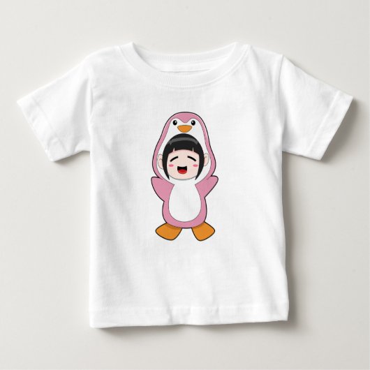 ペンギンの衣装を着た子ども ベビーTシャツ (正面)