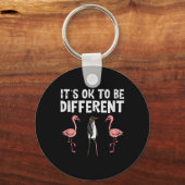 ペンギンはフラミンゴの男違う達になってもいい キーホルダー (正面)