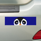 ペンギンをかいま見る愛らしい漫画 バンパーステッカー (車上)