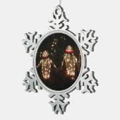 ペンギンズホリデーライトディスプレイ スノーフレークピューターオーナメント (右)