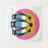 ペンギンパレード – レトロサンセットペンギンファミリー タペストリー (正面(横))