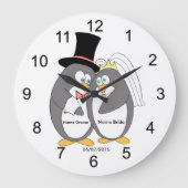 ペンギンパーソナライズされた結婚ラブ時計 ラージ壁時計 (正面)