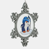 ペンギンホッケー選手|背景色を選択 スノーフレークピューターオーナメント (左)