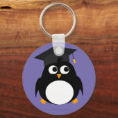 ペンギン卒業デザイン – ラウンドキーリング キーホルダー (正面)