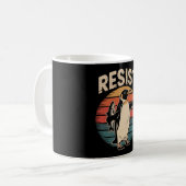 ペンギン行動主義への抗議レトロ コーヒーマグカップ (正面左)