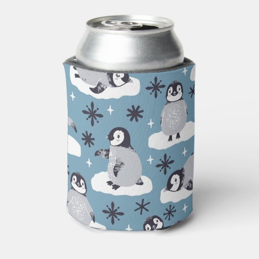 ペンギン雪の結晶の冬のシームレスなパターン 缶クーラー (缶裏面)