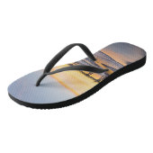 ペンサコーラビーチの海岸線での日の出 フリップフロップ ビーチサンダル (アングル)