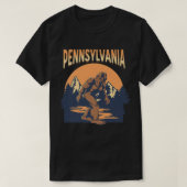 ペンシルバニアビッグフートマウンテンズツリーズ自然アウトドゥ Tシャツ (デザイン正面)