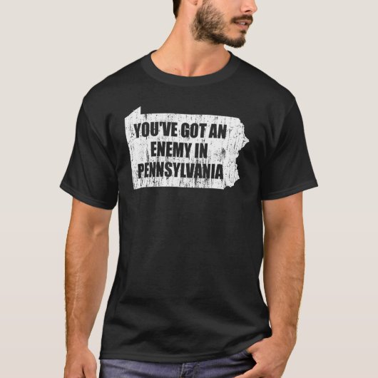 ペンシルバ得ニアに敵がいる Tシャツ (正面)