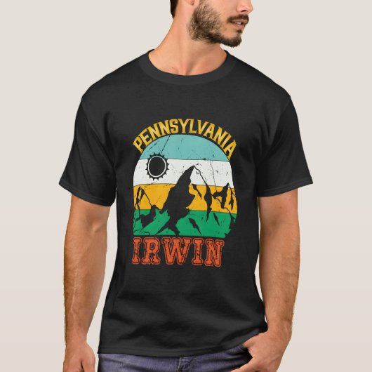 ペンシルベニア州アーウィンでのキャンプ旅行 Tシャツ (正面)