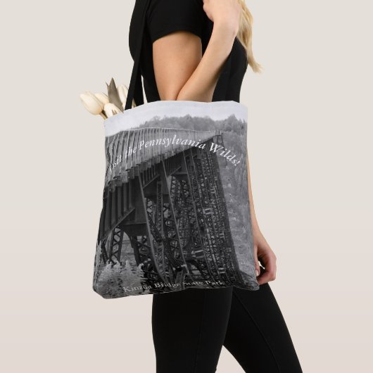 ペンシルベニア・ウィルズ・キンズア・スカイウォークを訪れる トートバッグ (クローズアップ)