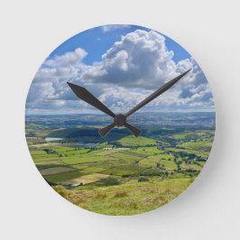 ペンドル・ヒルからの穏やかな眺め… ラウンド壁時計