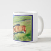 ペンブロークウェルシュコーギー達がカエル氏に会う ジャンボコーヒーマグカップ (正面右)