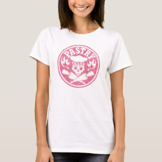 ペーストリー作りの職人および交差させたペストリーのバッグのピンク Tシャツ