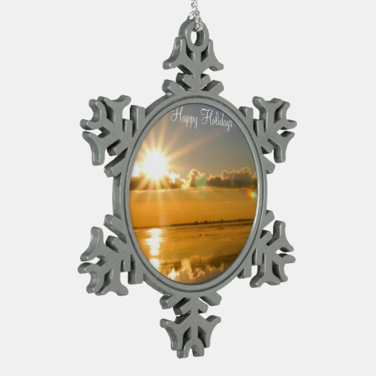 ペータークリスマスオーナメントと冬のビーチ スノーフレークピューターオーナメント (左)