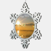 ペータークリスマスオーナメントと冬のビーチ スノーフレークピューターオーナメント (右)