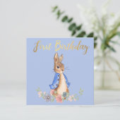 ペーターザラビットウィズ金ゴールドファースト誕生日文字 招待状 (スタンド正面)