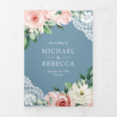 ペーチェの花のレースとダスティーブルーのウェディングQRコード 三つ折り招待状 (カバー)