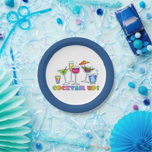 ペーパーカクテルのプレート-ガラスの上のカクテル ペーパープレート (パーティー)