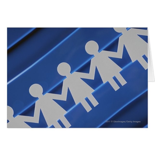 ペーパーチェーン人形のクローズアップ (正面横)