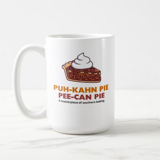 ホイップクリームが添えられたペカンパイのスライス コーヒーマグカップ (左)