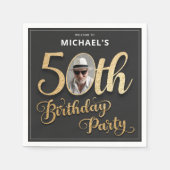 ホイフェイクルカスタムフォトブラック金ゴールド50誕生日 スタンダードカクテルナプキン (正面)