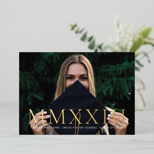 ホイルローマ数字写真の卒業発表 箔招待状 (立ち正面)
