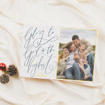 ホイル実在グローリーTo God Christmas Holiday Photo 箔シーズンカード<br><div class="desc">金ゴールド、銀、またはバラの金ゴールドフォイル実在で、クリスマスカードに輝きを追加！このクラシックと時代を超越したメタリックスタイルは、あなたのカードに別のレベルを追加することに確実である。今年コンテンポラリーの家族の写真をお気に入りの飾る宗教的なクリスマスカード！このカードは二つのセクションに分け離れられ、手側にはブラシ付きスクリプトのレタリングには「神に栄光を最も高く書す」とモダンいう部分がある。「最高」の「i」は、ドットの代わりに小さなホイルハートを持つ。手書きの書道の下には、年と家族の名前が書クラシックセリフの大文字のホイルプレス文字で実在ある。右側には、フォイルフレームを使用して長方形の写真が実在選択できる。松の枝と星模様のフェスティバルパターンとは逆のカードがティール（緑がかった色）の青い背景に対して。愛と信仰と家族で満ちた新年！私たちは休日の写真カードが大好きで、彼らは1年に特別な記念のカードを作来る。これらのカードはカスタマイズを念頭に置いて作成され、このデザインのすべての側面(フォント、文字サイズ、色、背景、イメージ、配置)は、ユーザーのニーズに合わせて編集、移動、または削除できる。「このクリックテンプレートをパーソナライズ」して、文字を編集し、自分の写真をアップロードする。フォントもし、配置、ホイル、またはカラーを編集したい場合は、単に「さらにクリックにスクロールしカスタマイズて、Zazzleデザインツールを使用する。上のツールから金ゴールド、銀、バラ金ゴールド箔から簡単に選択できる。感じこのデザインで手を連絡貸して欲しいもし – 喜んで喜んで下さい！ただ、既存の注文に干渉したり修正したりすることはできないことに注意すること。上のコレクションを参照するか、より美しい休日の写真カードのために私の店を訪問！ハッピーホリデー！</div>