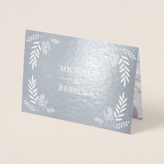 ホイル実在ダスティブルーブランチ結婚式招待状 箔カード (正面)