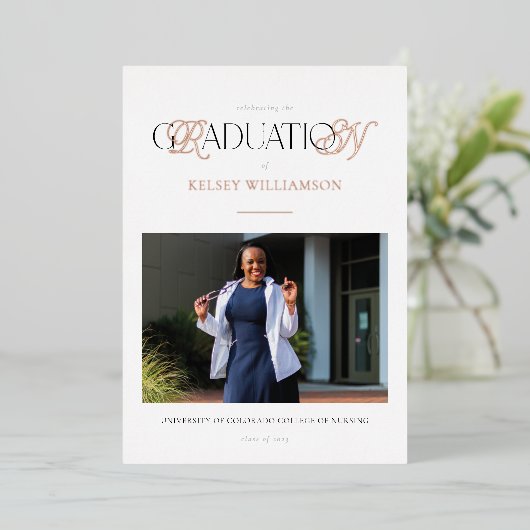 ホイルRN看護学位の卒業発表 箔招待状 (立ち正面)