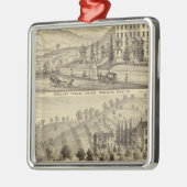 ホイーリング女子大学 メタルオーナメント (左)