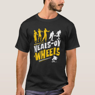 ホイールおもしろいの食事ゾンビとスケートボーダーグラップ Tシャツ