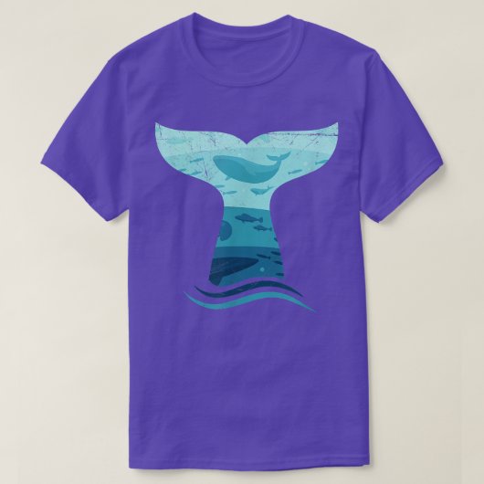 ホエールテールインウェーブオルカ海 Tシャツ (デザイン正面)