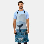 ホエールテールシースケープ：劇的な水。 エプロン (着用した状態)