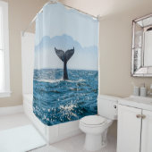 ホエールテールシースケープ：劇的な水。 シャワーカーテン (インサイチュ)