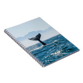ホエールテールシースケープ：劇的な水。 ノートブック (右側)
