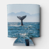 ホエールテールシースケープ：劇的な水。 缶クーラー (裏面)