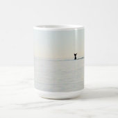 ホエールテールリラックスのマグカップ コーヒーマグカップ (中央)