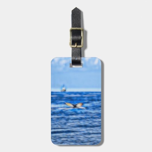 ホエールテール航海のシップ深いブルーシー ラゲッジタグ (正面縦)