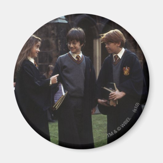 ホグワーツの外のグループ マグネット (正面)