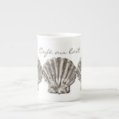 ホタテガイ貝殻茶色の白デザインシック ボーンチャイナマグカップ (正面)