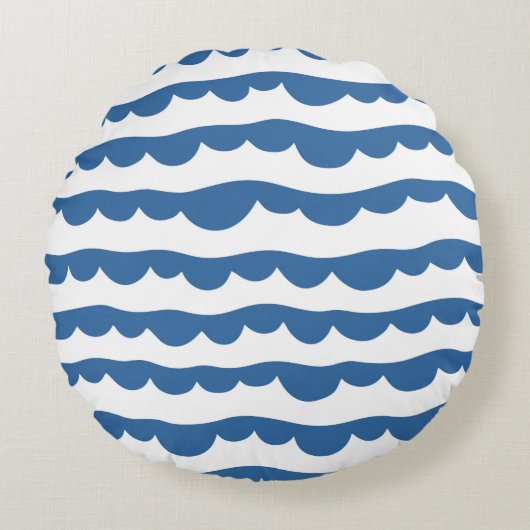 ホタテ航海のガイのエッジの青いスケッチパターン ラウンドクッション (正面)