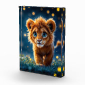 ホタルのように輝く、魅惑の青い目のライオンの仔 フォトブロック (右)