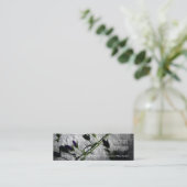 ホタルブクロが付いている壁 スキニー名刺 (スタンド正面)