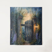 ホタル空の下の魅惑のガーデンゲート タペストリー (正面)