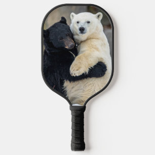 ホッキョクグマとヒグマのハグ ピックルボールラケット