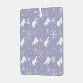 ホッキョクグマと雪片を持つクリスマスパターン メタルオーナメント (正面左)