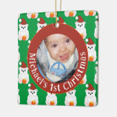 ホッキョクグマの赤ちゃんの初めてのクリスマス - カスタマイズ可能な写真とテキスト セラミックオーナメント (左)