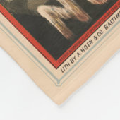 ホッキョクグマはラガービールのマグカップを楽しんでいる フリースブランケット (角)