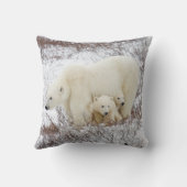 ホッキョクグマ、メスと二匹の子ネコ クッション (裏面)